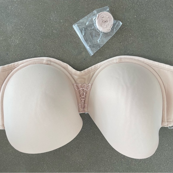 Vanity Fair Cream Seamless Strapless Bra - Picture 1 of 2